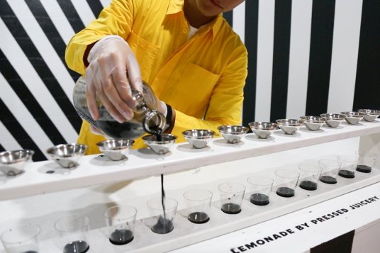 next-a-man-in-a-yellow-jumpsuit-hello-breaking-bad-served-us-gothic-lemonade